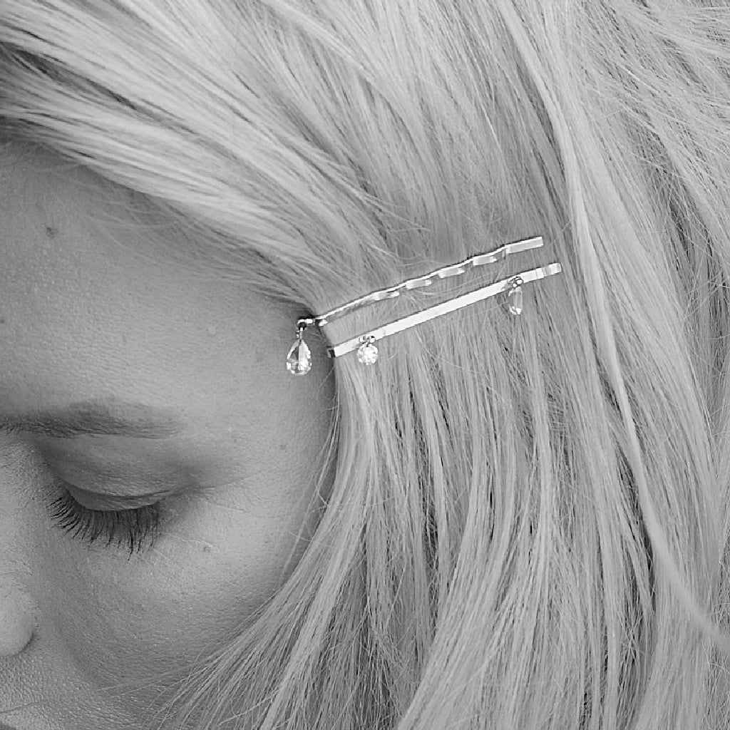 Classic Rhodium Plate Bobby Pin With Pear Shaped Diamond
