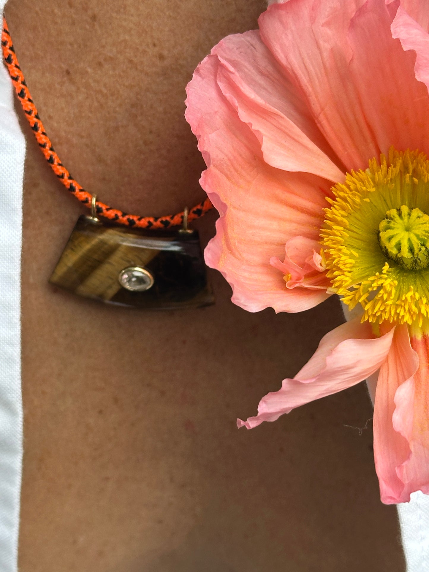 Tigers Eye Pendant on Paracord