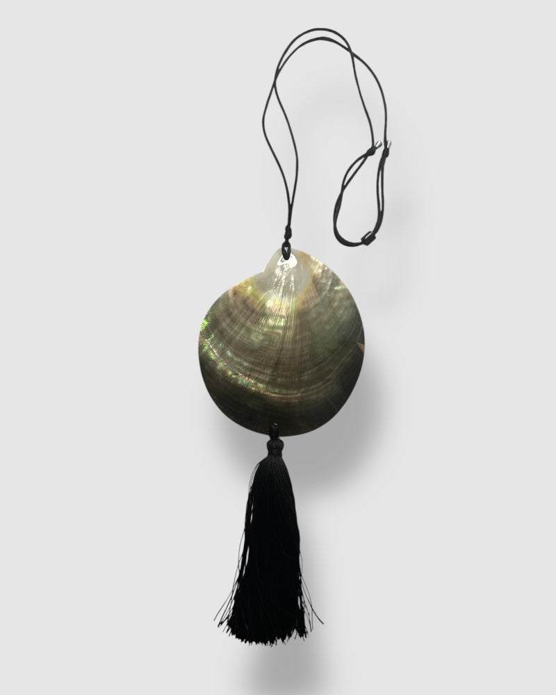 Black Tahitian Mother of Pearl Pendant