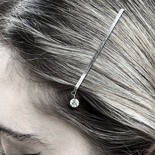 Classic Rhodium Plate Bobby Pin With Round Diamond