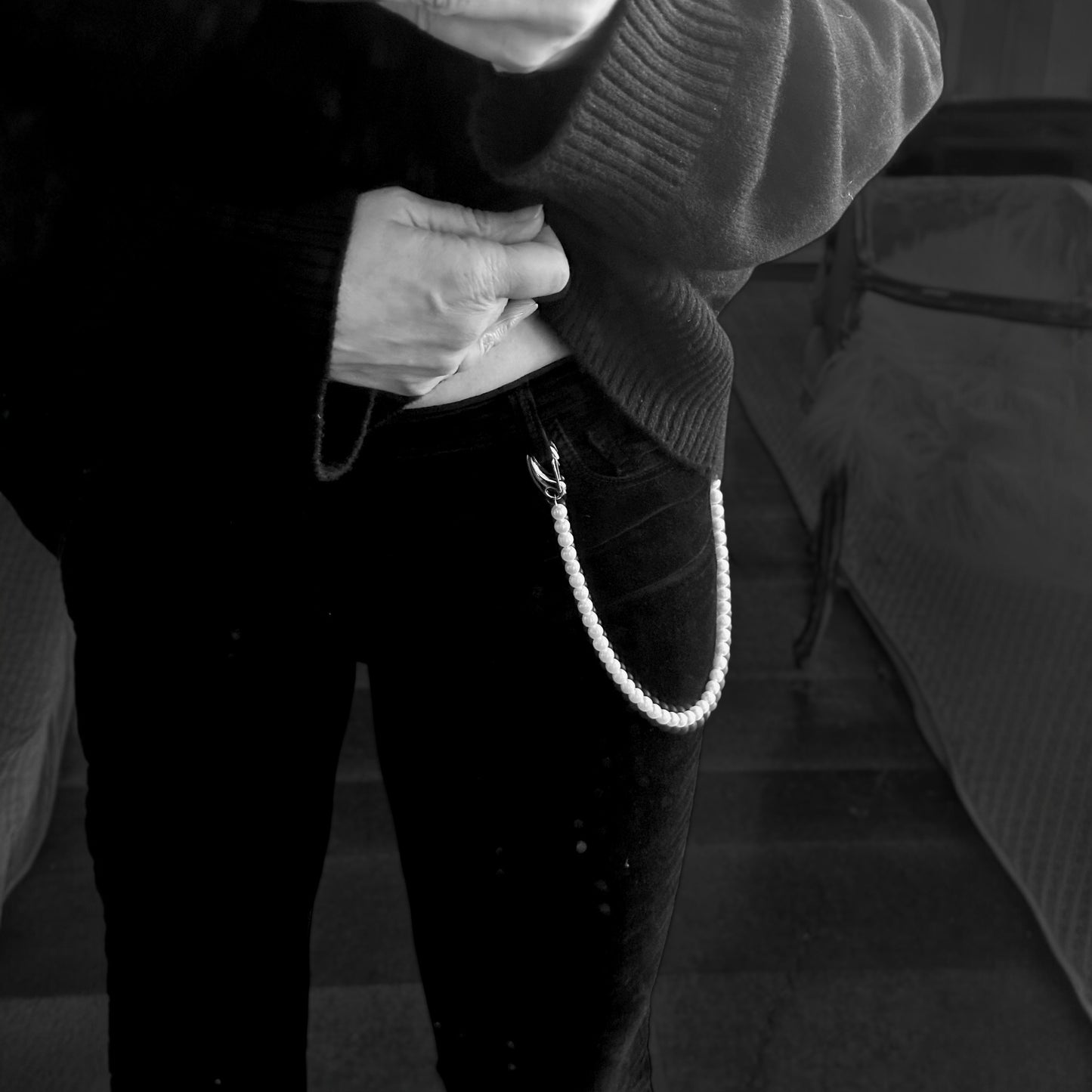 NATURAL PEARL HIP CHAIN OR NECKLACE